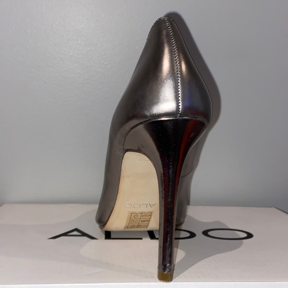 Worn Once - Pristine Leather Pewter Heeled Sexy Pumps Size 7 - Picture 2 of 4
